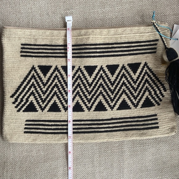 Guanabana Zip Pouch Clutch with Tassel - Picture 6 of 7